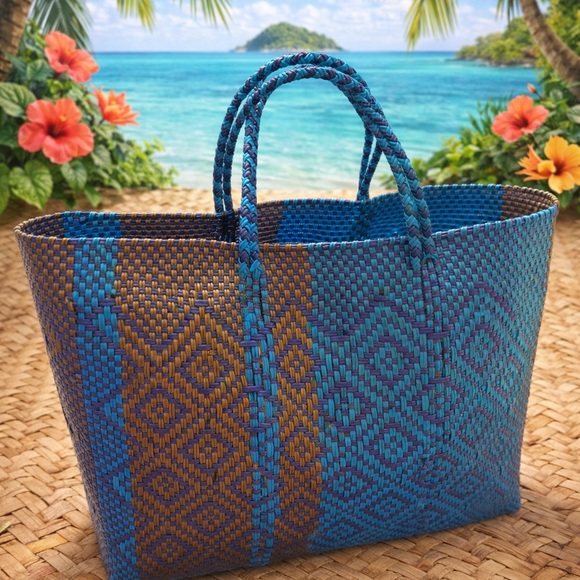 No Label Handbags - Woven Blue and Brown Tote Bag - Handled Beach Tote